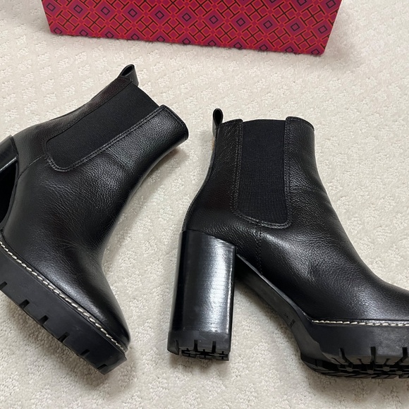 Tory Burch Carson Lug sole Booties, black, Woman’s US size 7.5 - Picture 11 of 13